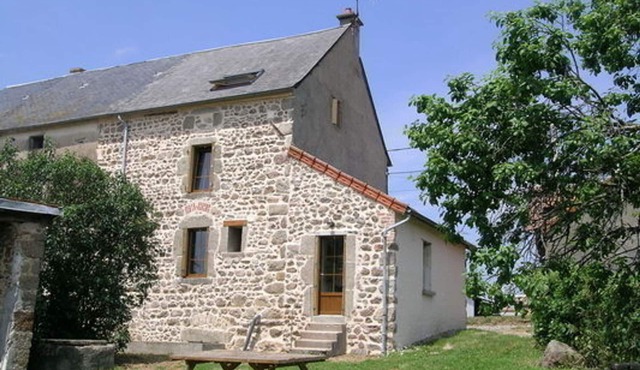 Country house with pets allowed in Nizerolles