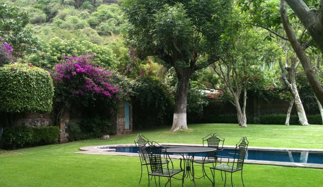 Country House with Pool in Malinalco, Mexico, 12 guests