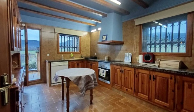Country house with pool and garden 1h from Barcelona. Inauguration December 24.