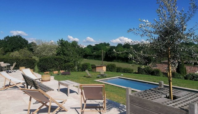 COUNTRY HOUSE WITH POOL AND VIEW IN RIONS