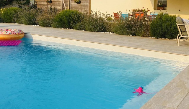 Country house with private pool 20 min from the ocean