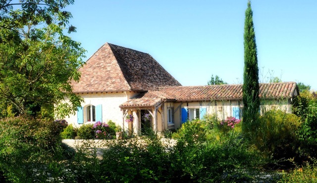 Country house with private heated pool and garden-Périgord
