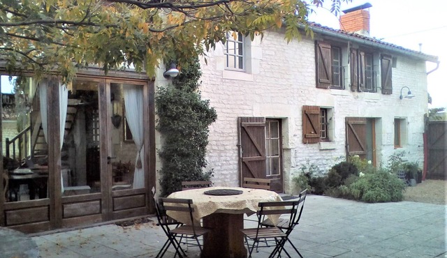 Country house with private indoor pool, dream garden near the Loire Vallylley