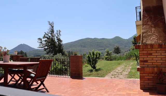 Country house with spectacular views, pool and relaxation