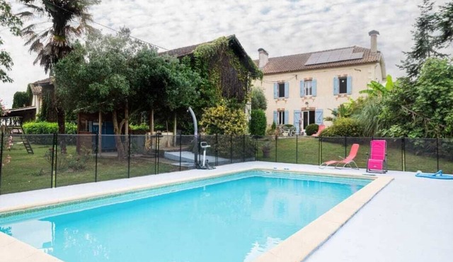 Country house with swimming pool