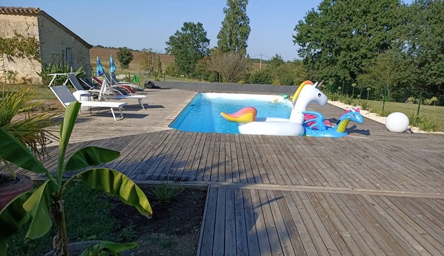 Country house with swimming pool and close to hiking trails