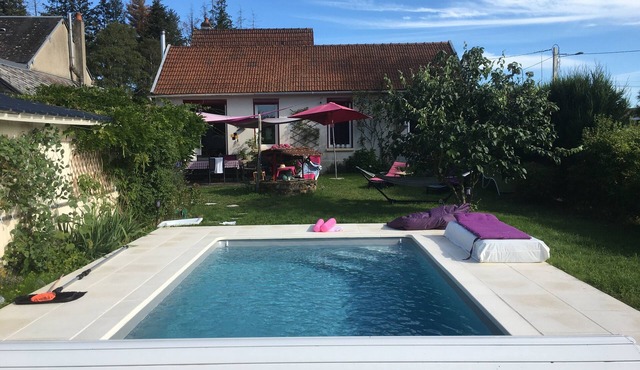 Country house with swimming pool 2 bedrooms (one in the garden!)