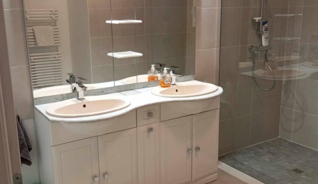 Country house with terrace and view