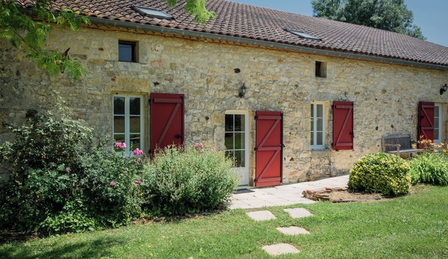 Country house with two pools and views