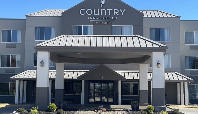 Country Inn & Suites by Radisson, Council Bluffs, IA
