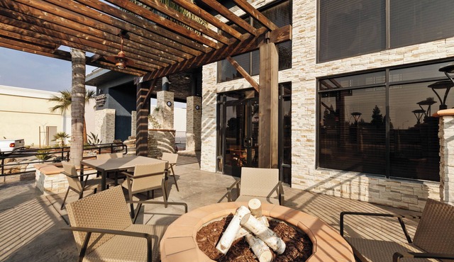 Country Inn & Suites by Radisson, Bakersfield, CA