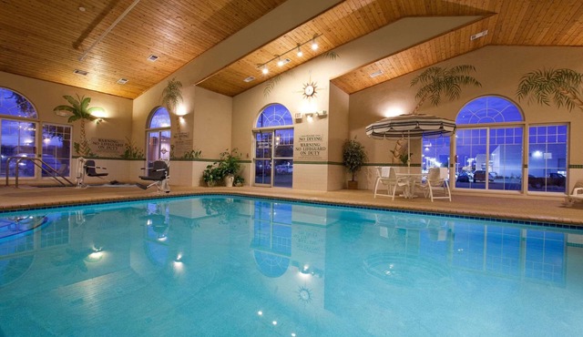 Country Inn & Suites by Radisson, Cedar Falls, IA