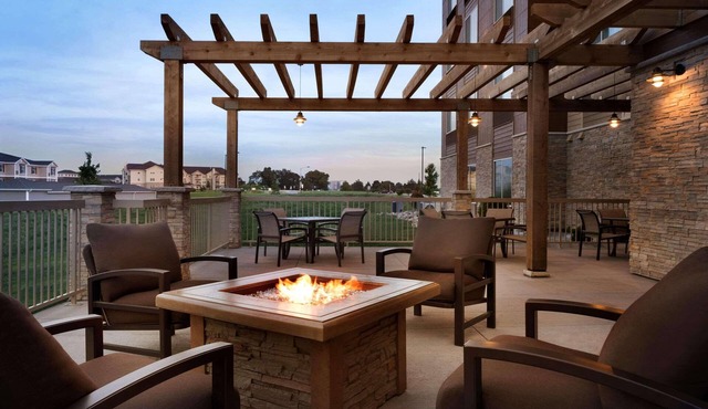 Country Inn & Suites by Radisson, Indianola, IA