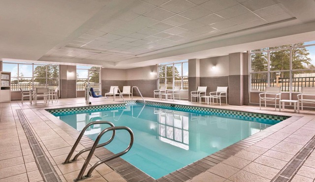 Country Inn & Suites by Radisson, Petersburg, VA