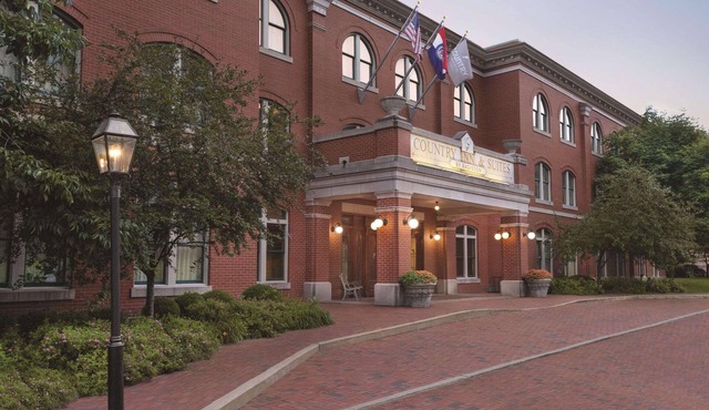 Country Inn & Suites by Radisson, St. Charles Historic District