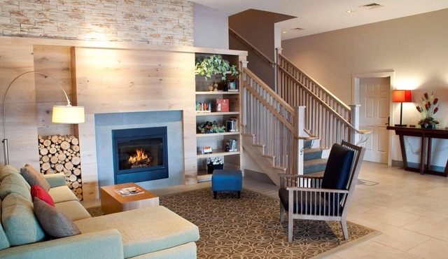 Country Inn & Suites by Radisson, Lewisburg, PA