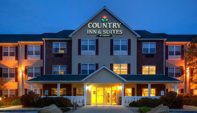 Country Inn & Suites by Radisson, Mason City, IA