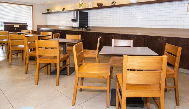 Country Inn & Suites by Radisson, Rapid City, SD