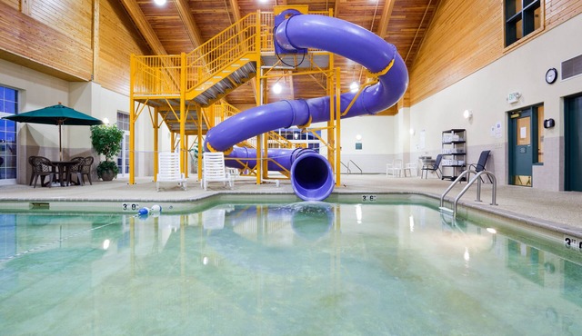 Country Inn & Suites by Radisson, Shoreview-Mounds View, MN