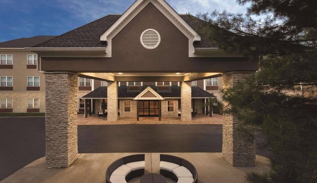 Country Inn & Suites by Radisson, Nashville Airport East, TN