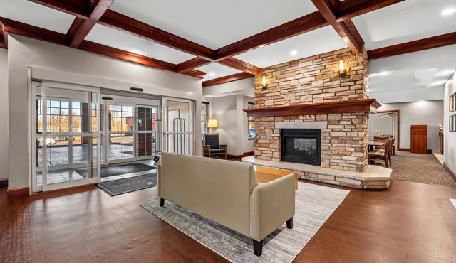 Country Inn & Suites by Radisson, Red Wing, MN