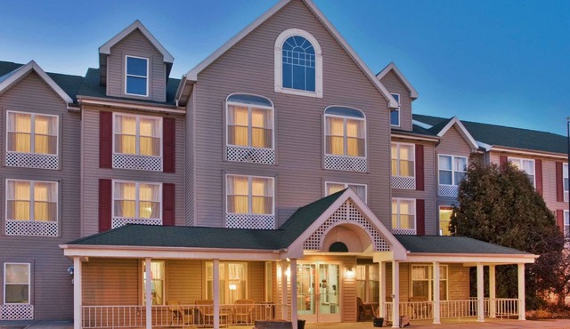 Country Inn & Suites by Radisson, Birch Run-Frankenmuth, MI
