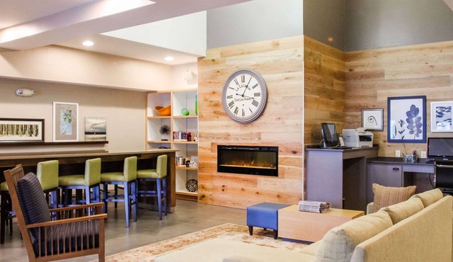 Country Inn & Suites by Radisson, Chester, VA