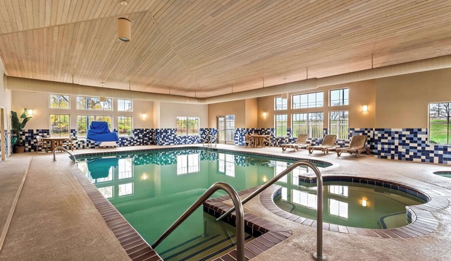 Country Inn & Suites by Radisson, Portage, IN