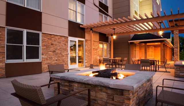 Country Inn & Suites by Radisson, Minneapolis West, MN