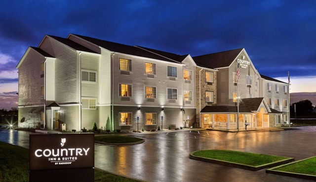 Country Inn & Suites by Radisson, Marion, OH