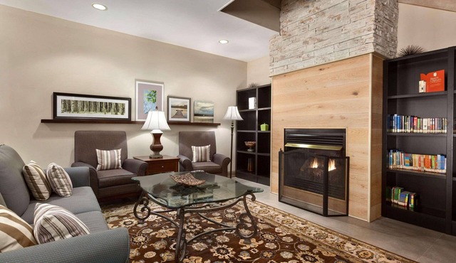 Country Inn & Suites by Radisson, Dalton, GA