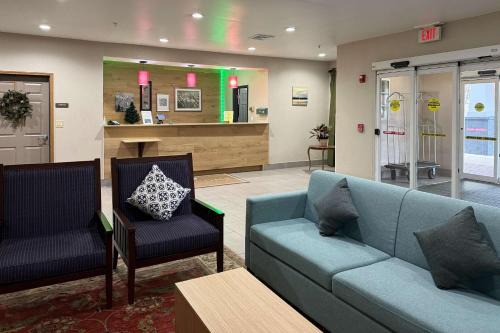 Country Inn & Suites by Radisson, Elgin, IL