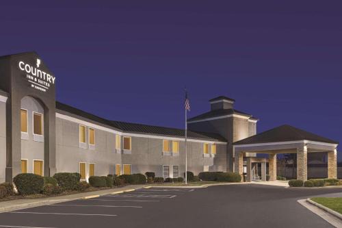 Country Inn & Suites by Radisson, Dunn I-95