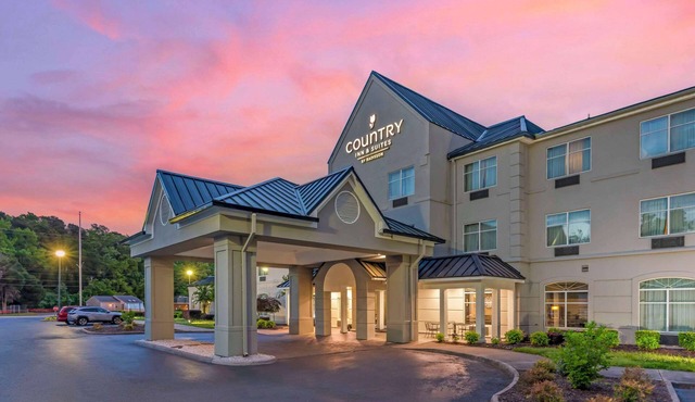 Country Inn & Suites by Radisson, Newport News South, VA