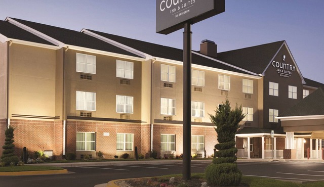 Country Inn & Suites by Radisson, Washington, D.C. East - Capitol Heights, MD