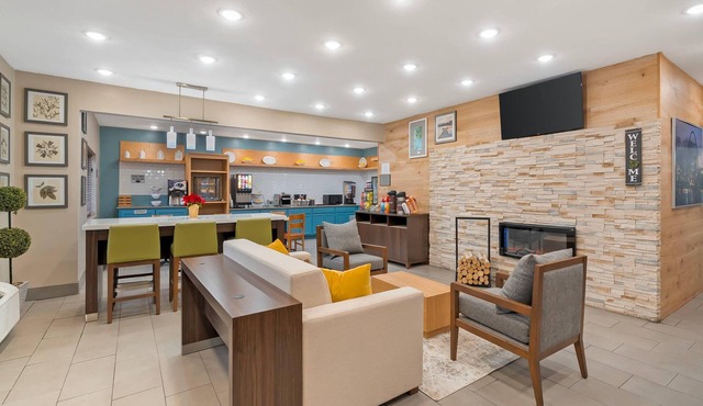 Country Inn & Suites by Radisson, Fairview Heights, IL