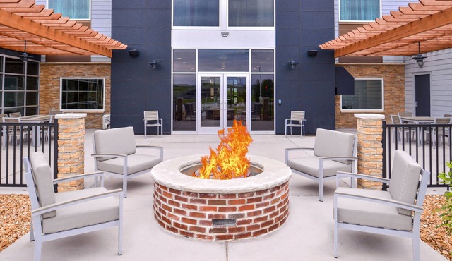 Country Inn & Suites by Radisson, Ft. Atkinson, WI