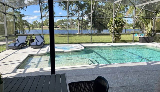 Country Lake Estate in Orlando/ Heated Pool/Spa!