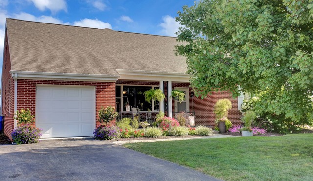 Country Land Guest House - Spacious and Great for Families to Relax!