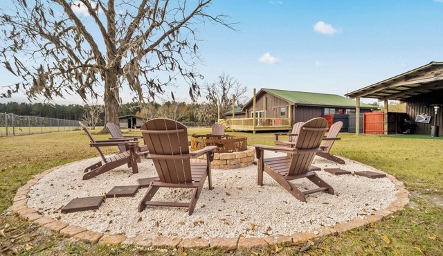 Country Life!nSpacious 4-bedroom, 3 bathroom house in peaceful Ludowici!