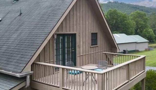 Country living in a private setting, The Loft at Springhouse Farm
