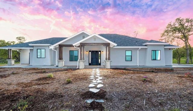 Country Living at it's Best.