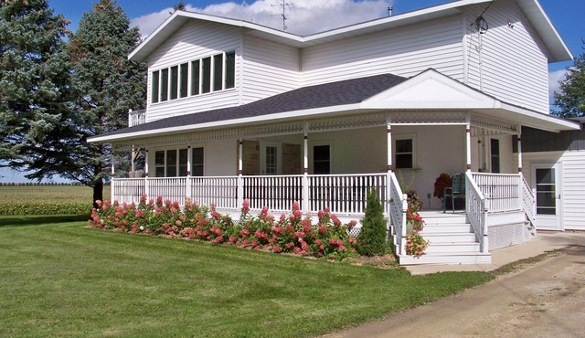 Country Living Getaway at Josie's Guest House