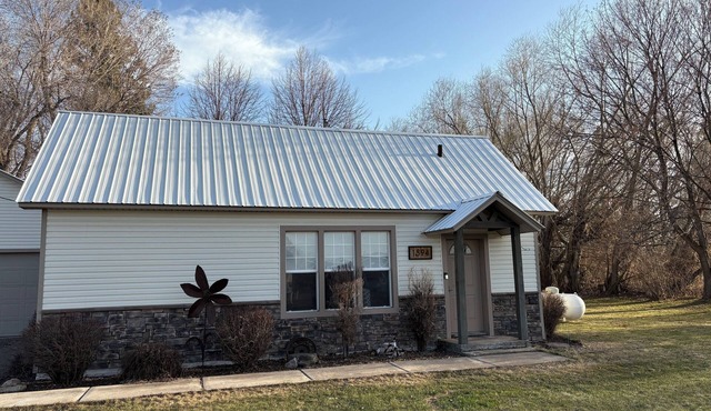 Country living house 5 min to sand dunes with large patio, hot tub, and fire pit