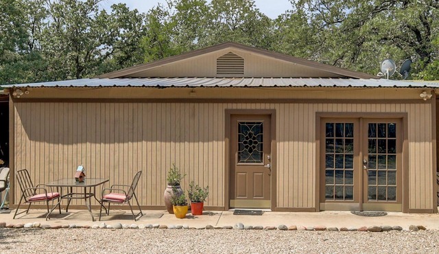 country living in a city. very close to DFW airport. in the heart of townn nnnn