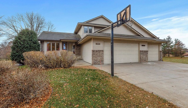 Country Living One Mile West of Maple Grove
