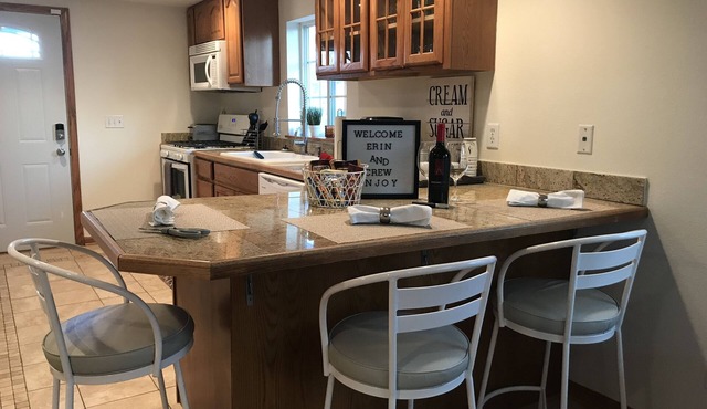 Country Living! Professionally Cleaned, Self Check In - Sleeps 6
