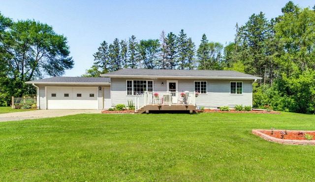 Country Living Near Main St: Quiet Minnesota Home