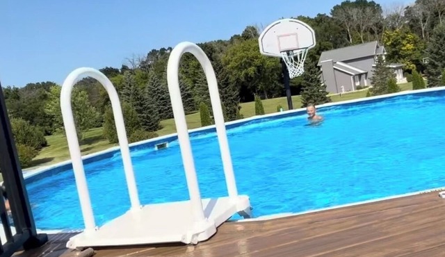 Country living with a pool, fire pit & family-friendly!