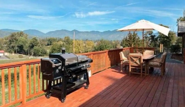 Country living with Rogue Valley View